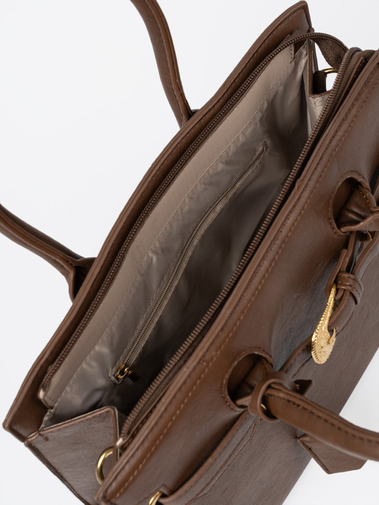 Borsa marrone con fibbia decorativa dorata