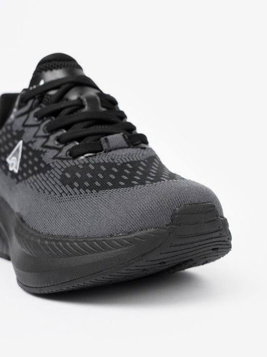 Sneakers leggeri neri con tomaia traspirante McArthur
