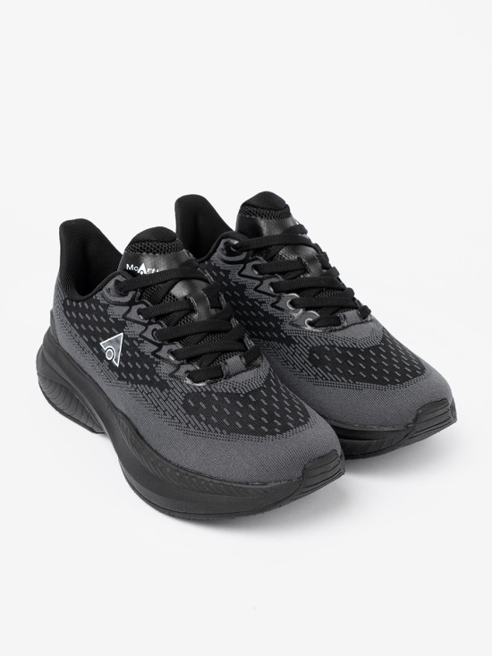 Sneakers leggeri neri con tomaia traspirante McArthur