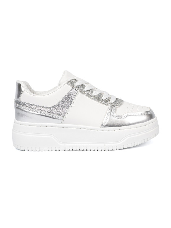 Sneakers bianche e argento con dettagli lucidi
