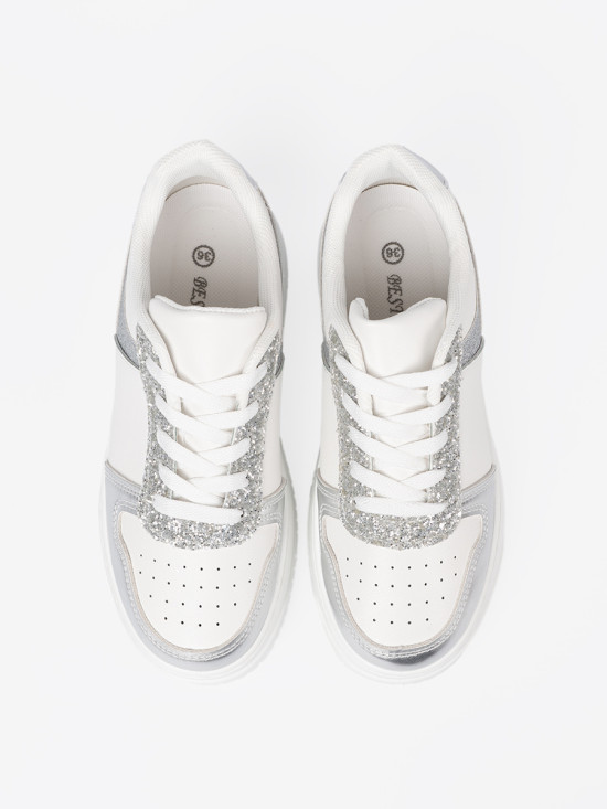 Sneakers bianche e argento con dettagli lucidi