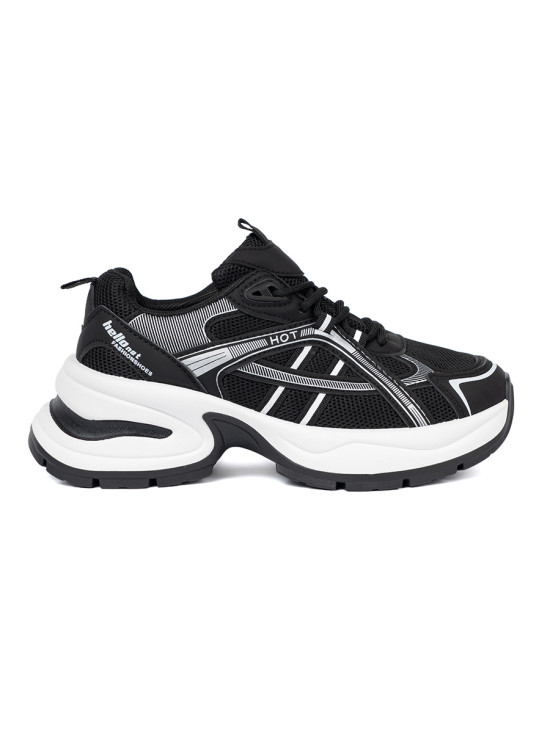 Sneakers nere con tomaia traspirante e suola bianca massiccia