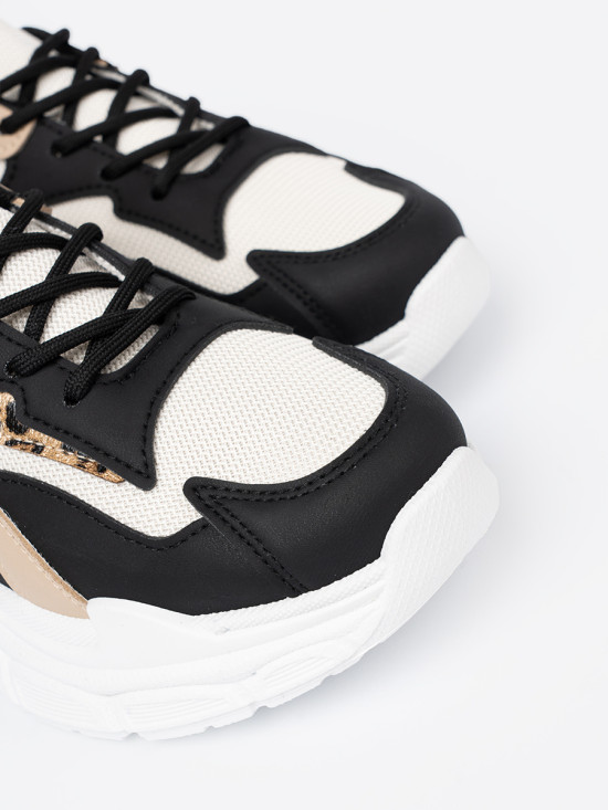 Sneakers nere e beige da donna con suola spessa