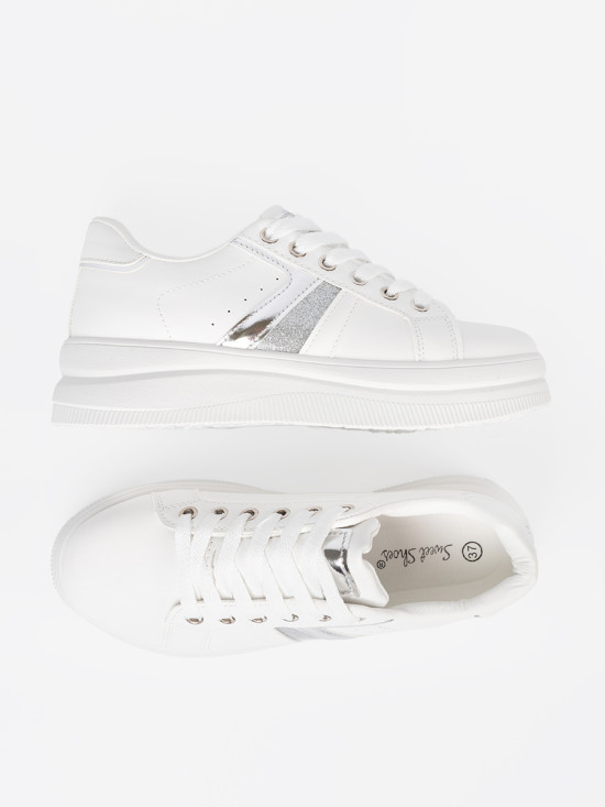 Sneakers bianchi con accento metallico argento