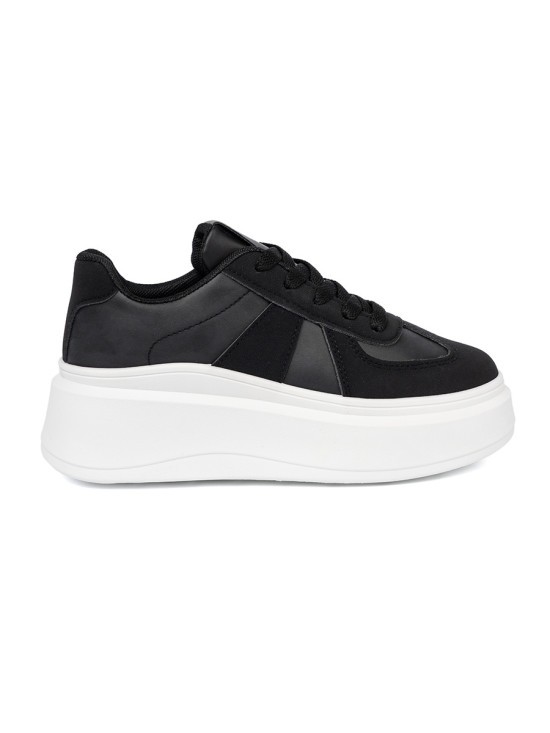 Sneakers nere classiche con suola spessa