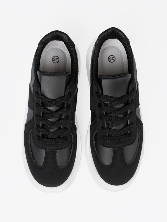 Sneakers nere classiche con suola spessa