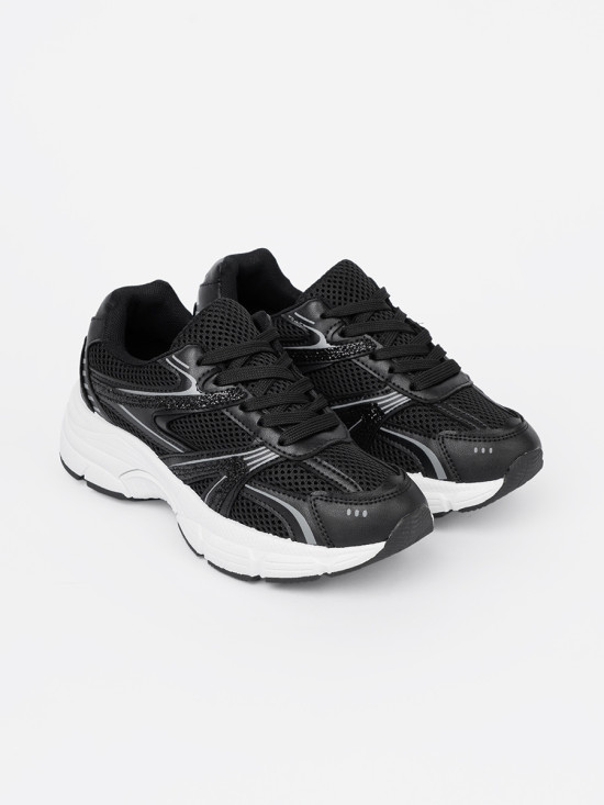 Sneakers nere con rete e suola bianca
