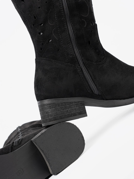 Stivali neri in suede sopra il ginocchio