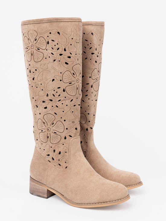 Stivali beige in suede sopra il ginocchio