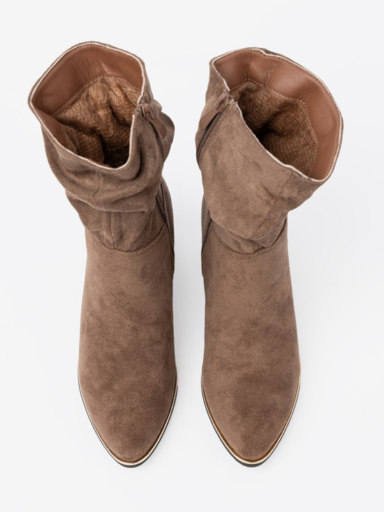 Stivaletti in suede ciemnobeige con tacco a blocco