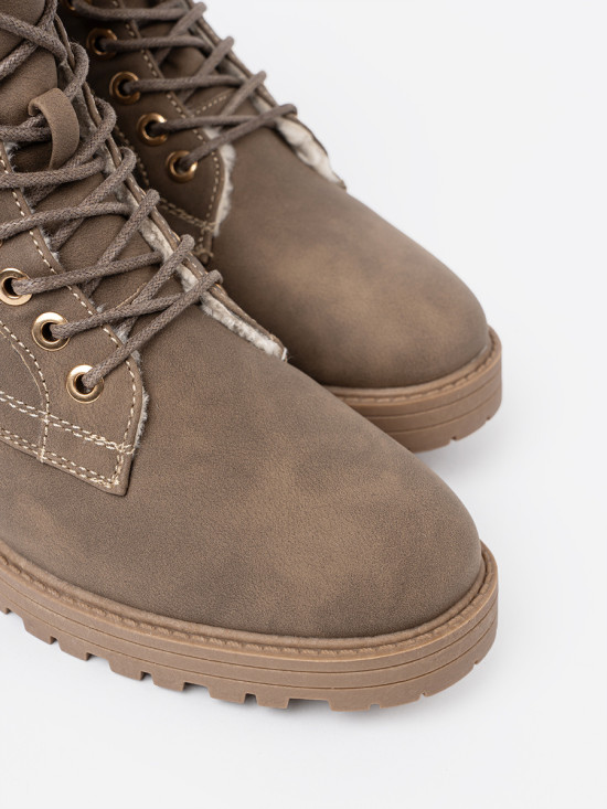 Stivaletti eleganti beige con suola spessa