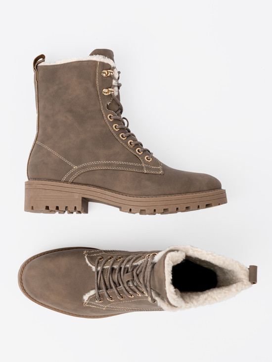 Stivaletti eleganti beige con suola spessa