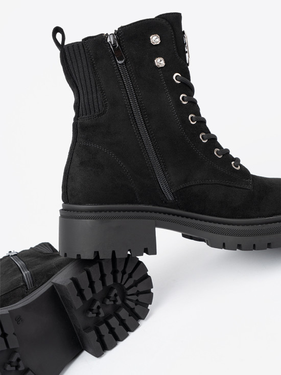 Worker eleganti neri con cristalli scintillanti