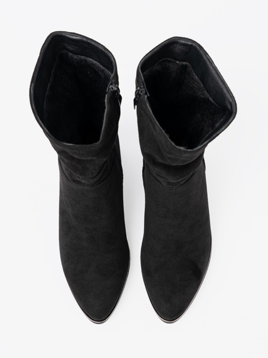 Stivaletti neri in suede con elegante arricciatura