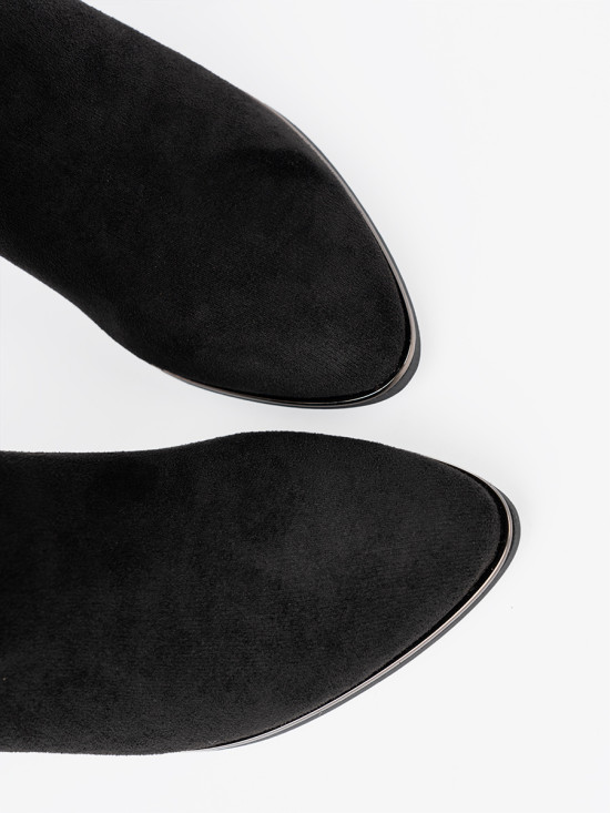 Stivaletti neri in suede con elegante arricciatura