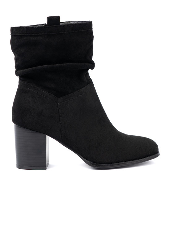 Stivaletti neri in suede con tacco a blocco e gambale arricciato