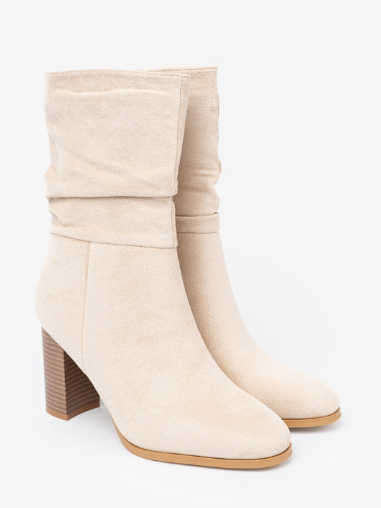 Stivaletti beige chiaro con gambale arricciato
