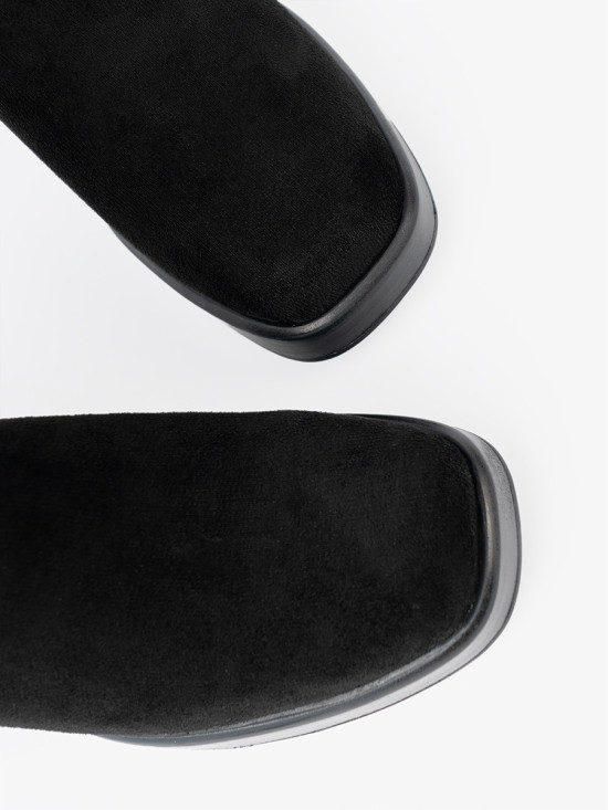 Stivaletti eleganti con tacco a blocco e inserti elastici