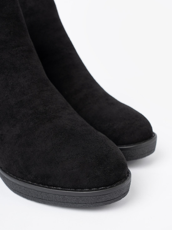 Stivaletti neri in suede con inserto elastico