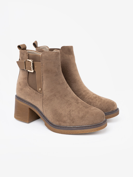 Stivaletti beige eleganti con tacco comodo