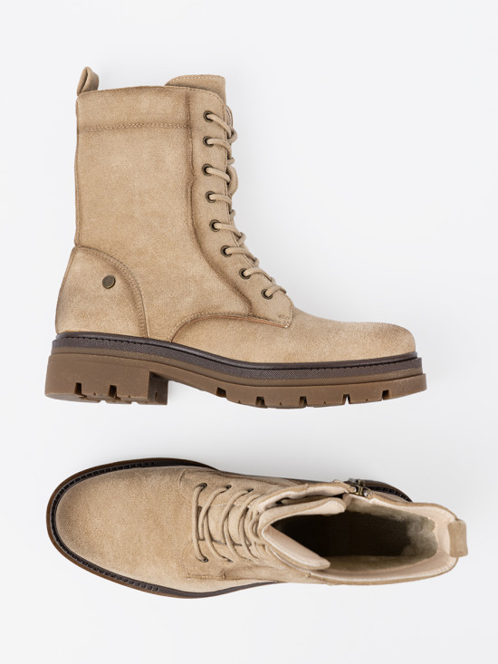Stivaletti beige in suede con suola robusta