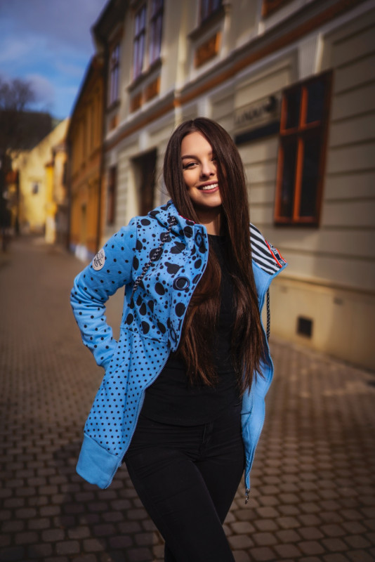Felpa allungata a pois bianca