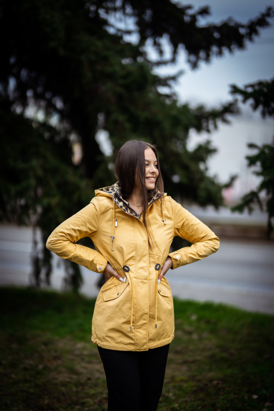 Parka reversibile giallo con fantasia leopardata