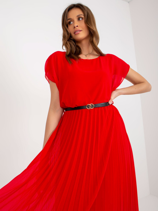 Abito midi plissettato rosso con cintura