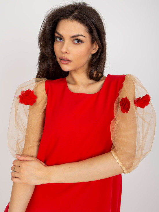 Abito cocktail rosso con fiori 3D