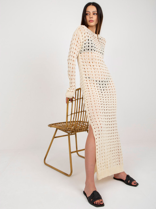 Abito estivo in maglia beige chiaro
