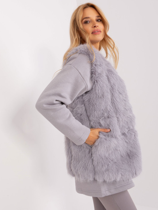 Gilet in pelliccia grigia con fodera