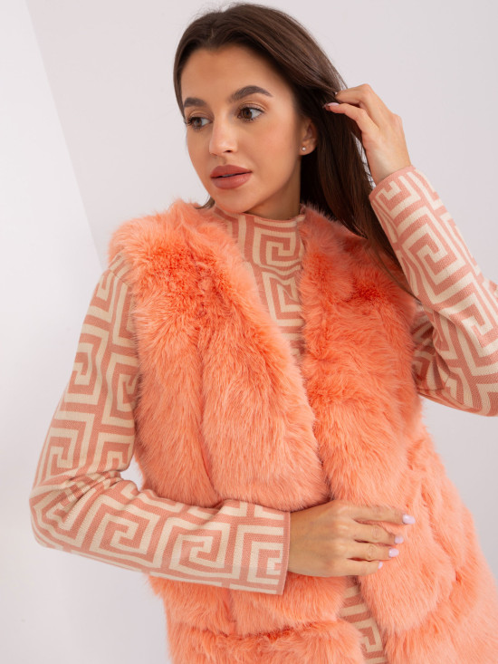 Gilet in pelliccia color pesca con fodera