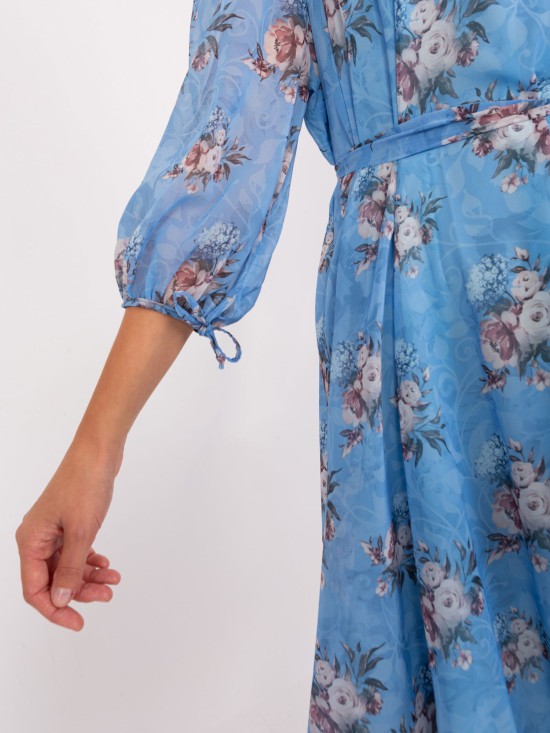 Abito oversize blu con stampa floreale