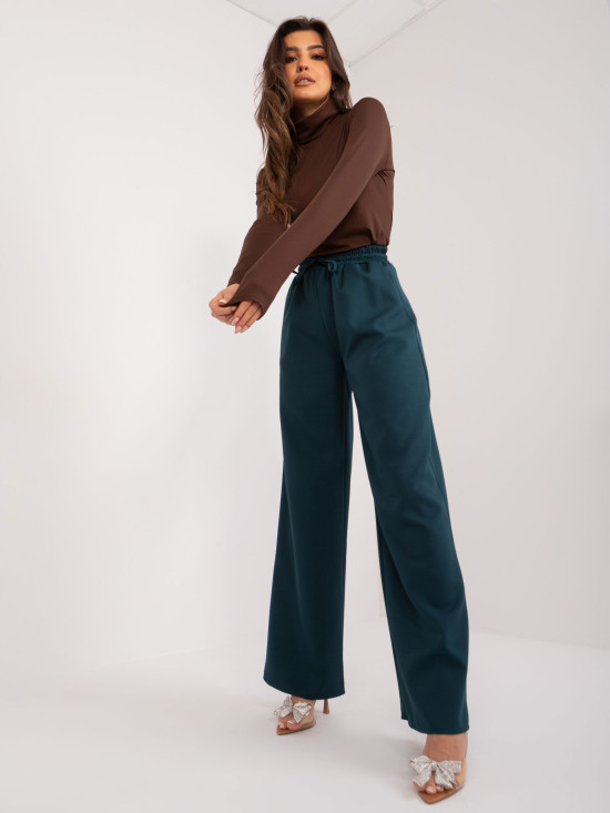 Elegante blusa marrone con colletto