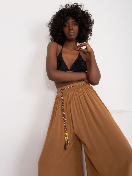 Eleganti pantaloni palazzo color cammello