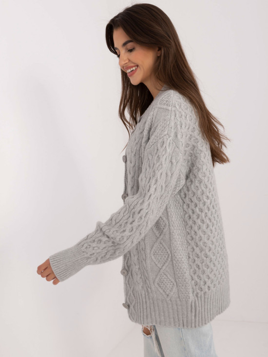 Maglione grigio elegante con maniche lunghe