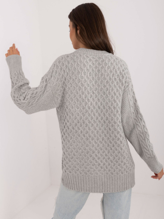 Maglione grigio elegante con maniche lunghe