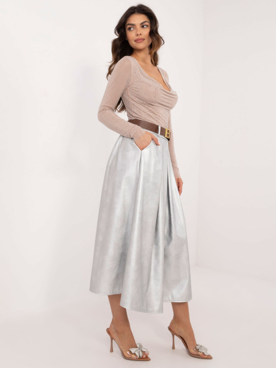 Elegantna srebrna midi suknja