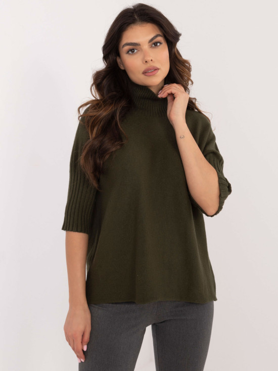 Stilski khaki pulover s rolom