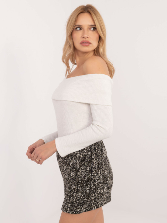 Elegantni ecru pulover s dugim rukavima
