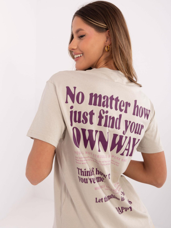 Bež T-shirt s natpisom