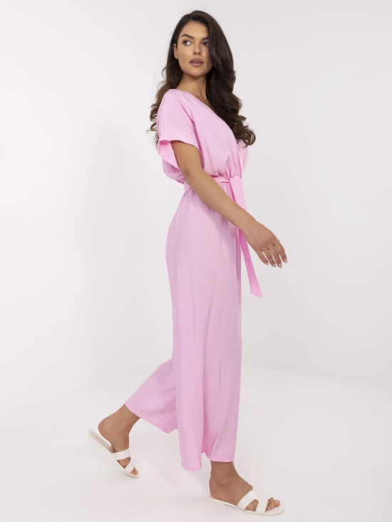 Tuta elegante in rosa chiaro