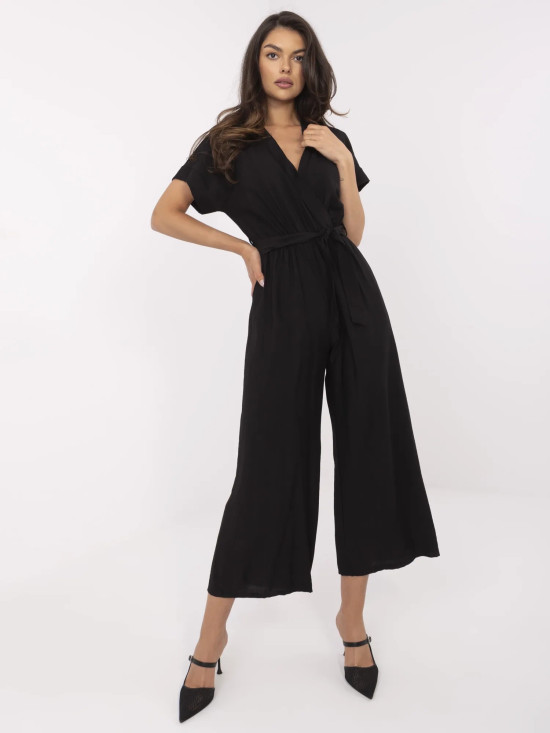 Elegante tuta nera con maniche corte