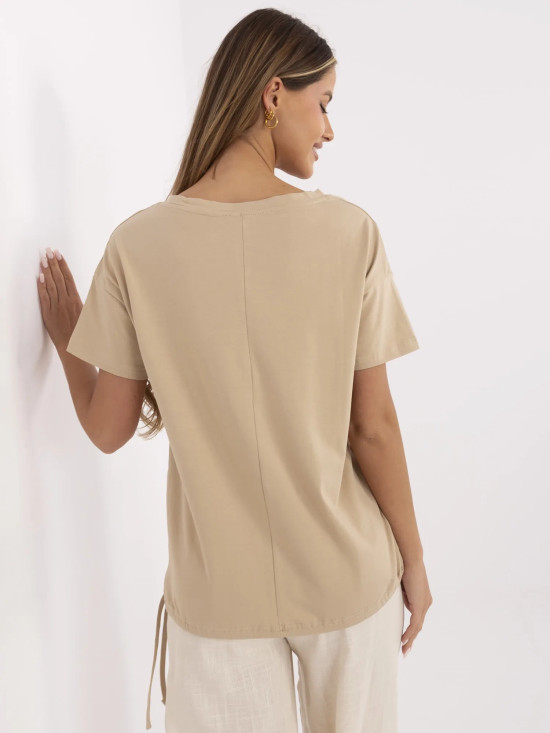 T-shirt stilosa con applicazione