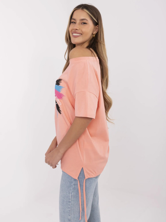 T-shirt corallo con applicazione e ricamo