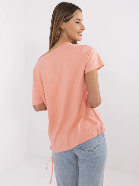 T-shirt corallo con applicazione e ricamo