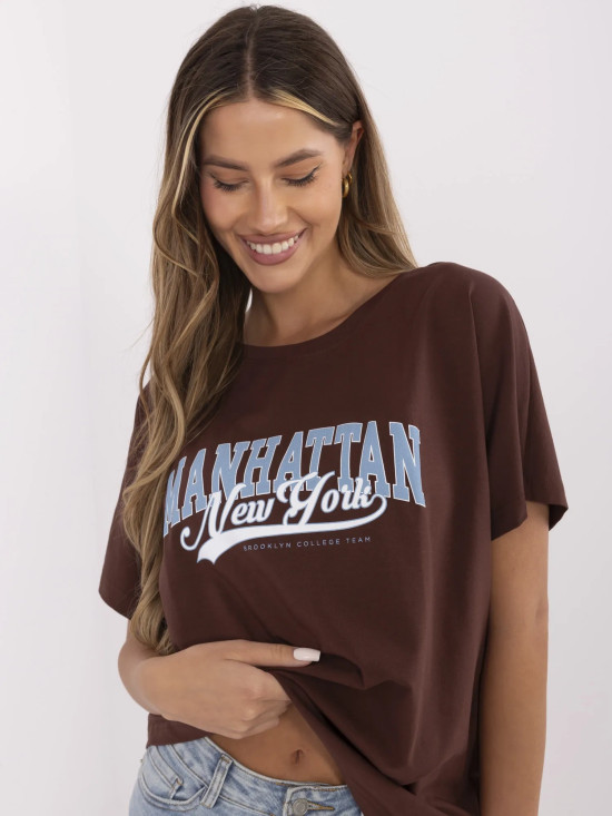 T-shirt marrone elegante a maniche corte