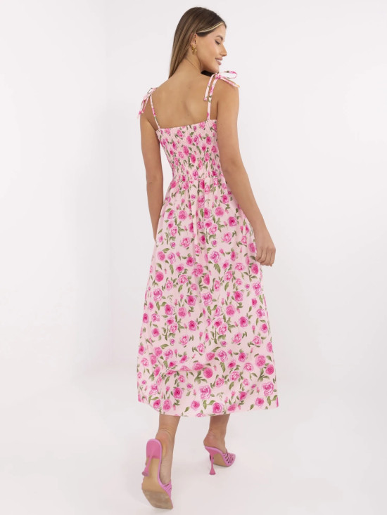 Abito rosa a campana con motivo floreale