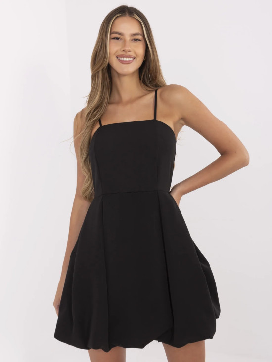 Elegante vestito da cocktail nero