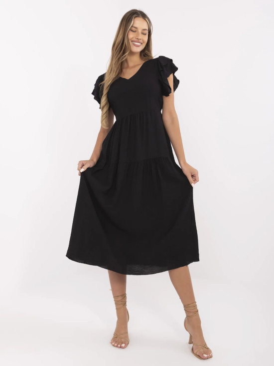 Elegante abito nero svasato